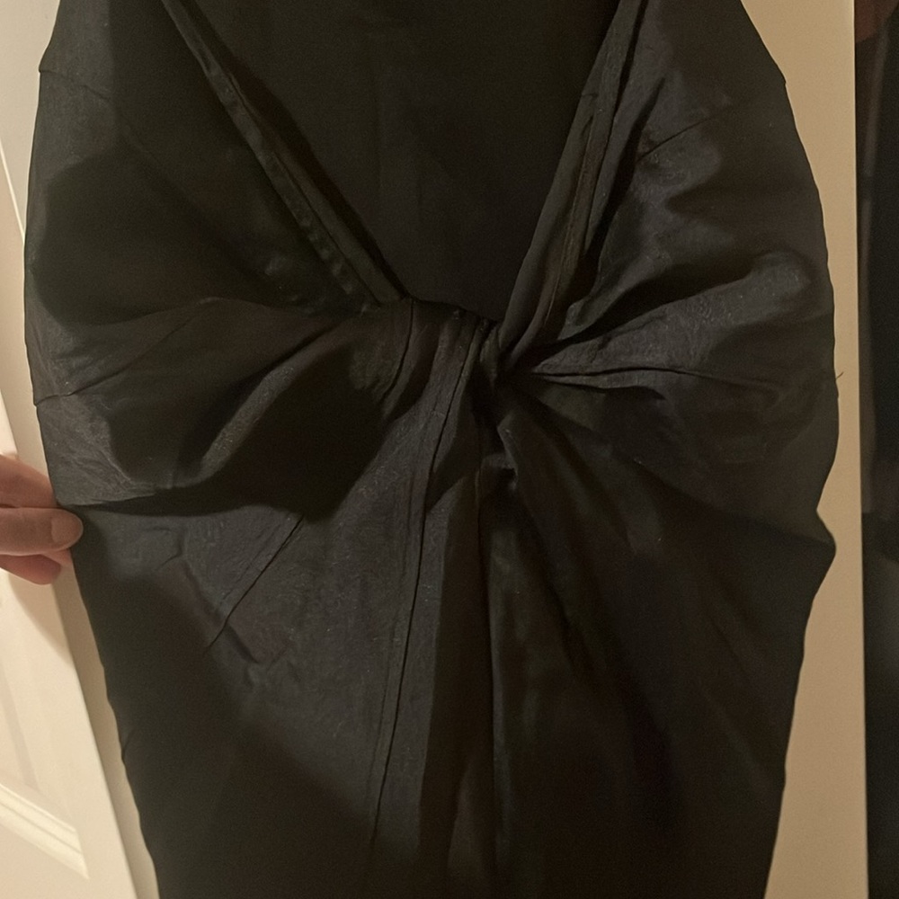 Black dress - Picture 5 of 6